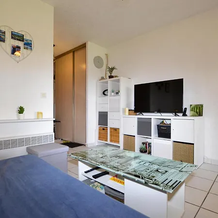 In With Kitchen Apartment